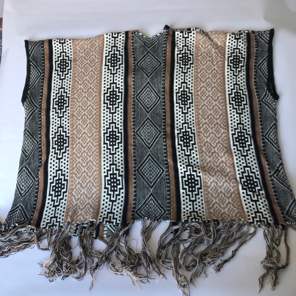 Vest Poncho Style Western Black and Tan with Fringe Size L 100% Acrylic - Picture 1 of 12